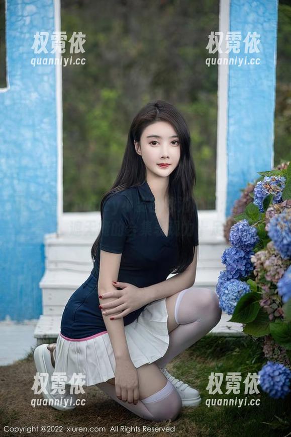 秀人网-nancy小姿 秀人网 - nancy小姿的泳池心照:原图无遮无掩的合集表现力十足