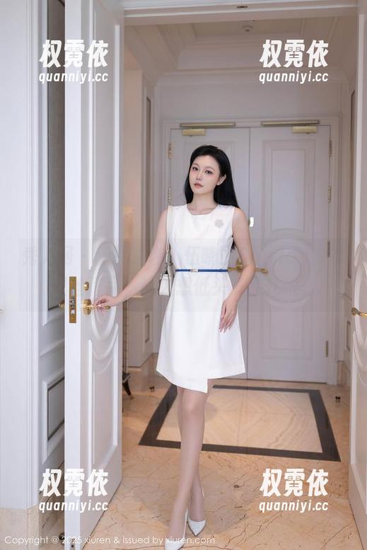 秀人网 - 新品来袭！伍晓丽Shirley的裤里丝作品，让人想低头多看几眼。