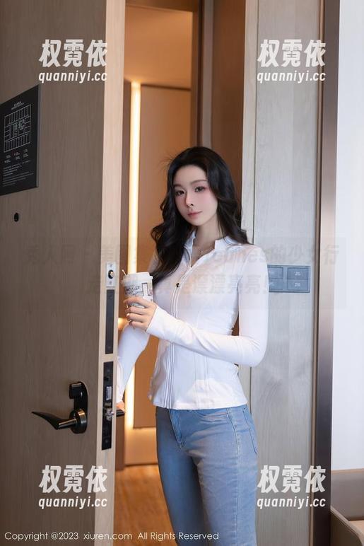 秀人网 - 美图集，卓君Jeanes的少女行走江湖，真是漂漂亮亮！