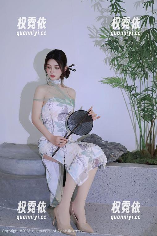 秀人网 - 周慕汐fairy黑丝吊裙，光线没得救，美图照样独领风骚！