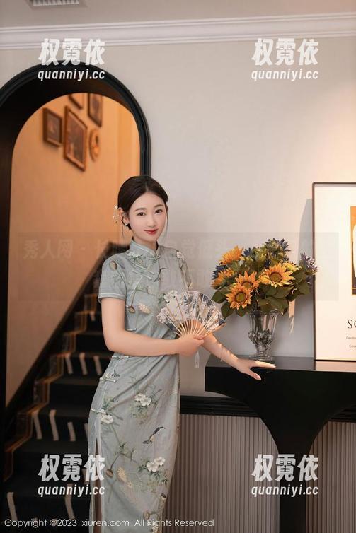秀人网 - 长腿让人自觉低头，小蛮妖的全套图集你敢不敢揭开？