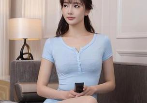 秀人网 – 看完最新的原图，不得不说梦心月的女友美得让人眼前一亮