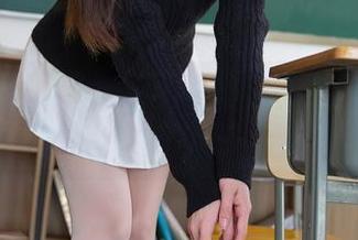 秀人网 – 盼盼已鸠的夏日大曝光：图片里的色彩比我期待的还要让人安静。