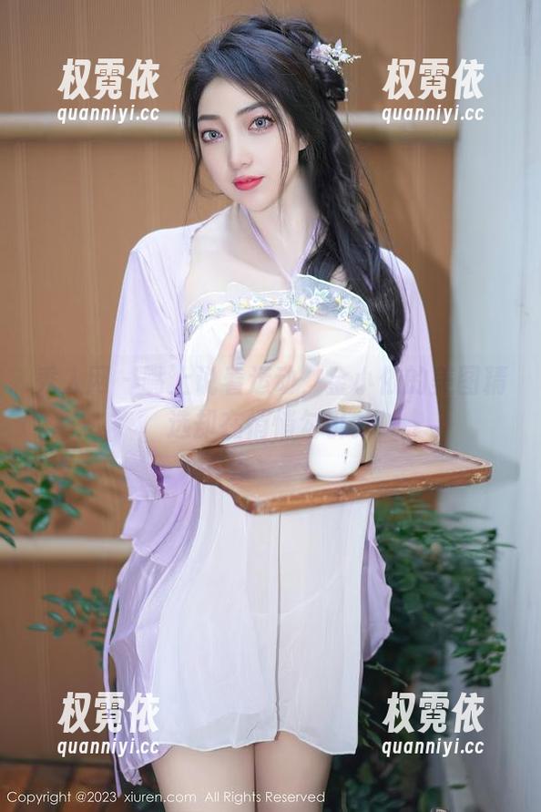 秀人网 - 嘴上说着运动，金小依的美图精选却在悄悄勾引。