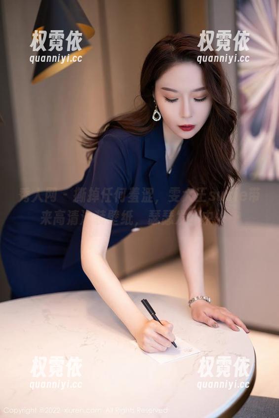 秀人网 - 撕掉任何羞涩，雯大王susie带来高清泳装壁纸，瑟瑟发抖中……