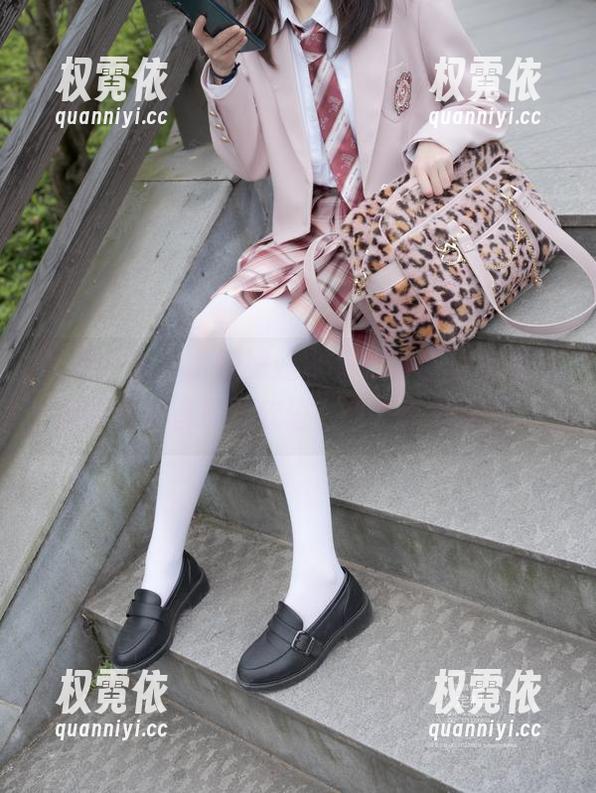 紧急企划 - 小恩妹妹的资产，图集里的资源像是一首耳边软语，不带任何强迫。