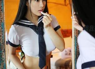 美媛馆 – 泳池里的许诺Sabrina，高清写真，但我得忍着不去做奇怪的联想……