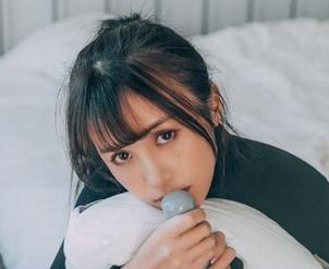 菠萝社 – 七宝三文鱼：柳侑绮Sevenbaby的图包，难道真能让人停下来一会儿？