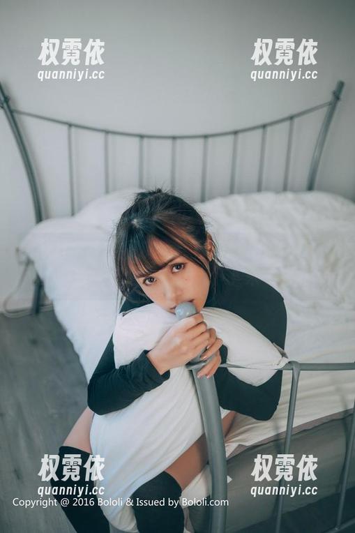 菠萝社 - 七宝三文鱼：柳侑绮Sevenbaby的图包，难道真能让人停下来一会儿？