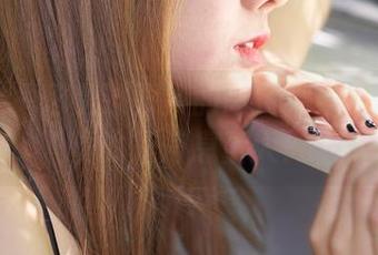 蜜桃社 – 你见过双人的高清秀？伊琳这次真的是信息量大！