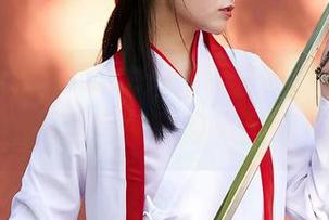 蜜桃社 – 小草莓Berry带来的万圣节惊吓，福利写真等你来挑战！