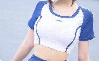 第一眼看到这运动服妹妹照片，我以为是哪个运动会的宣传海报！结果是蜜汁猫裘的脑洞…