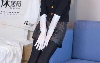 袜啵啵 – 小淳和她的礼服一同住进图库，真够精彩的
