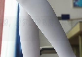 制服风韵，西尔酱的私房写真让人眼前一亮