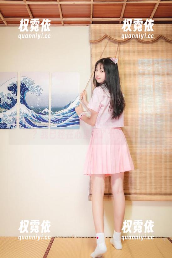 西瓜少女 图片动态分享:西瓜少女的美腿有多逆天?我已经在心里打了十个赞。