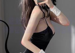 微密圈 – 这免费套图里的超辣的林一学姐，好像在和我做无言的对比呢？