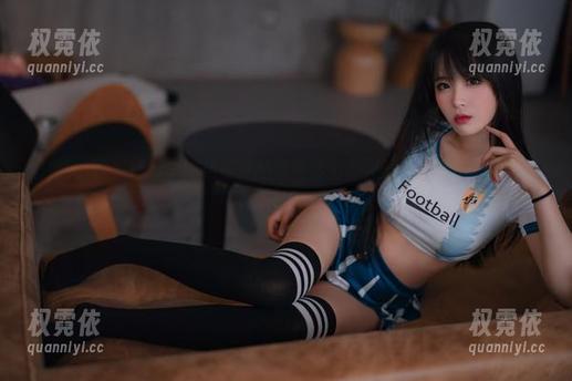 只需一眼！轩萧学姐和妹妹的原图实力争夺战，模特PK赛进行中…