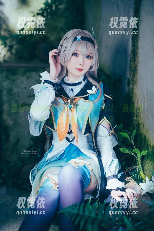 霜月shimo的PinkSwimsuit：最新写真集，想想就让人心痒