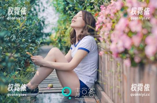 青豆客-Ann尤美 青豆客 - 厨娘集结号:Ann尤美的一次“烹饪”尝试,也别忘了右手那道光