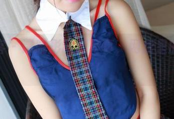 青豆客 – 谭晓彤制服写真，网盘里的私房独家！
