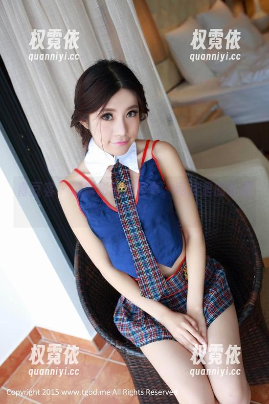 青豆客-谭晓彤 青豆客 - 谭晓彤制服写真,网盘里的私房独家!