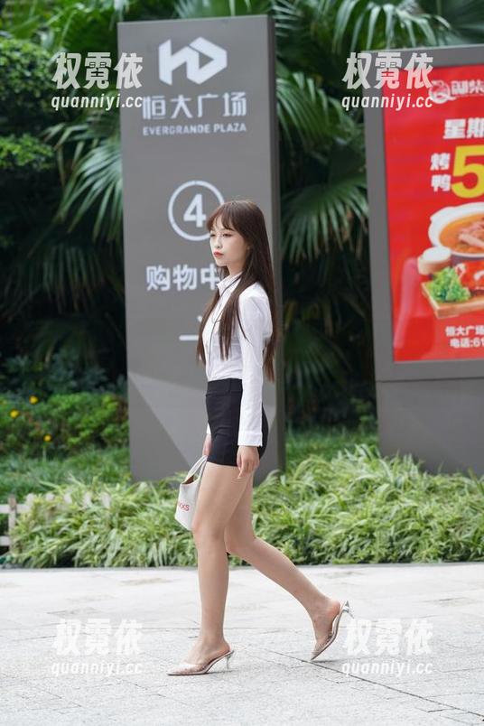 魔镜街拍-婷婷 魔镜街拍 - 销售主管恐慌记:婷婷的全套粉裙写真惊呆四方!